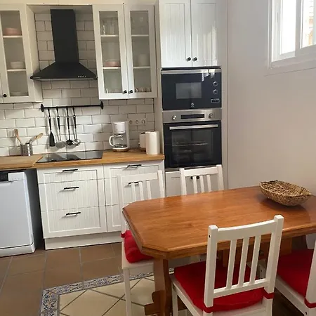Pepona's House - Wifi, Smart Tv & Netflix דירה