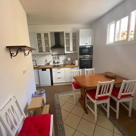 Pepona's House - Wifi, Smart Tv & Netflix דירה או גרובה
